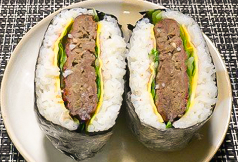 「掛川牛ハンバーグ」を使ったおにぎらず